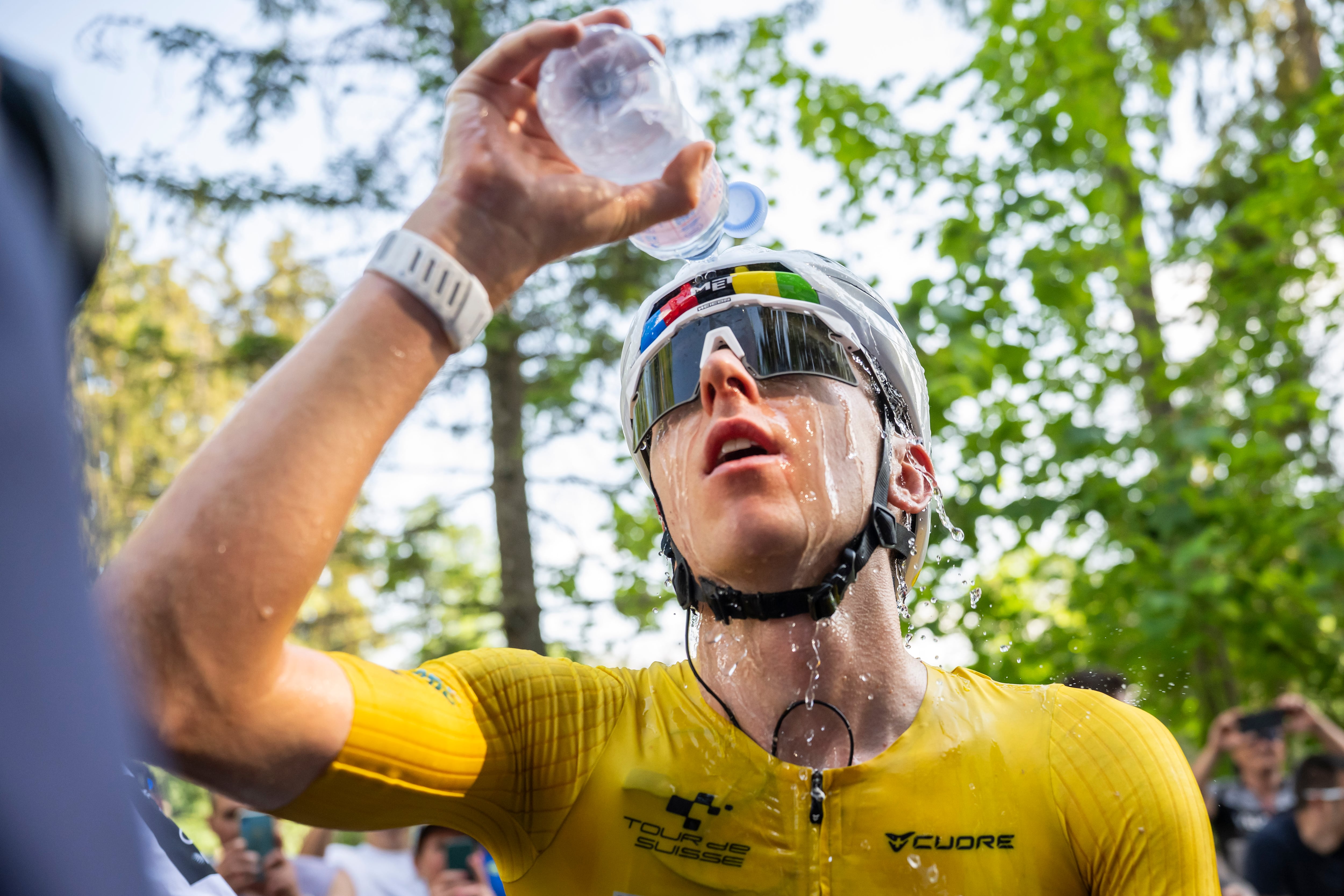 Arriba y abajo ante el Tour de Francia: el “monstruo” Pogacar y sus secuaces, a tope; Landa, herido y triste