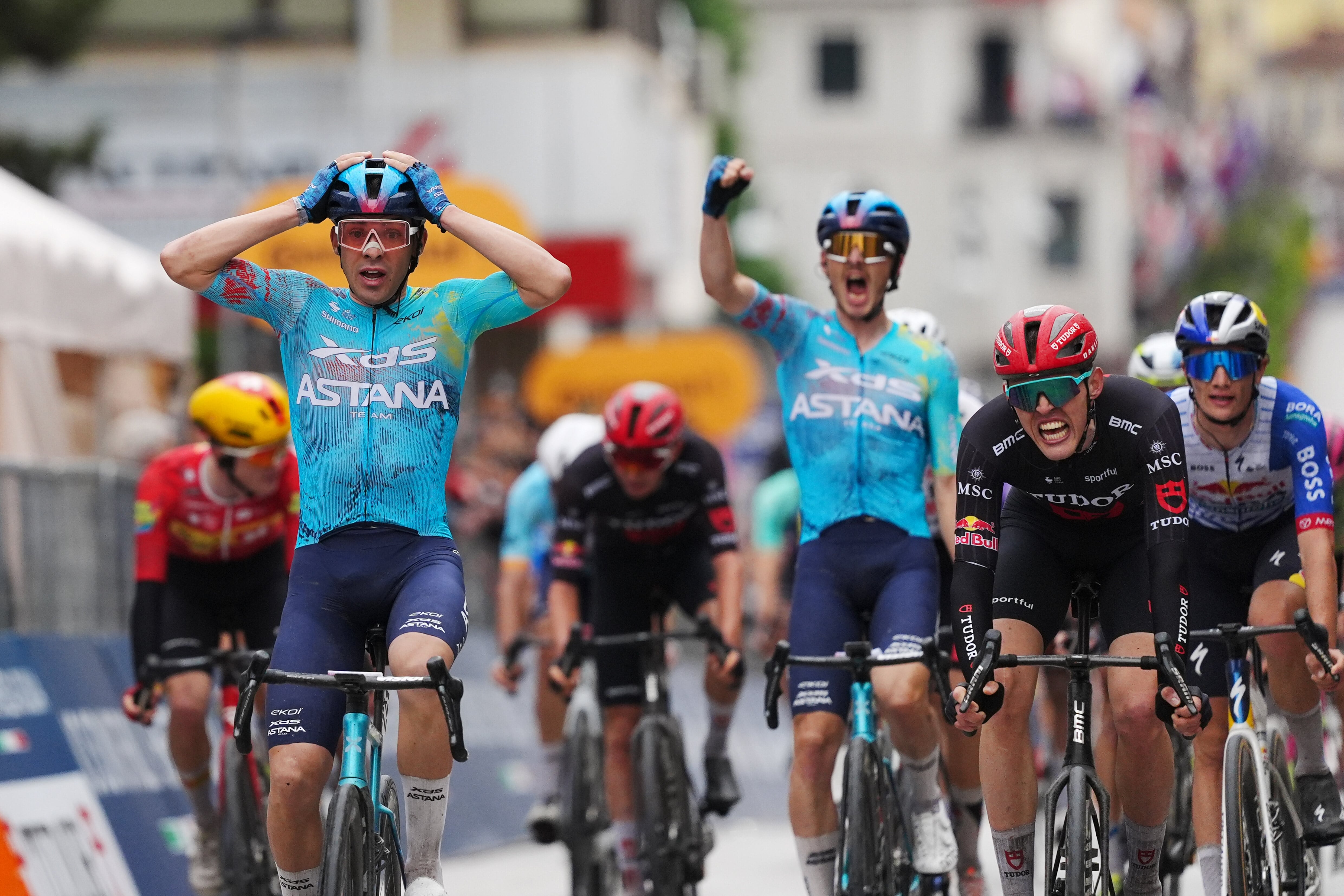 El uruguayo Thomas Silva sorprende en Veliko Tarnovo y se viste de líder en el Giro de Italia