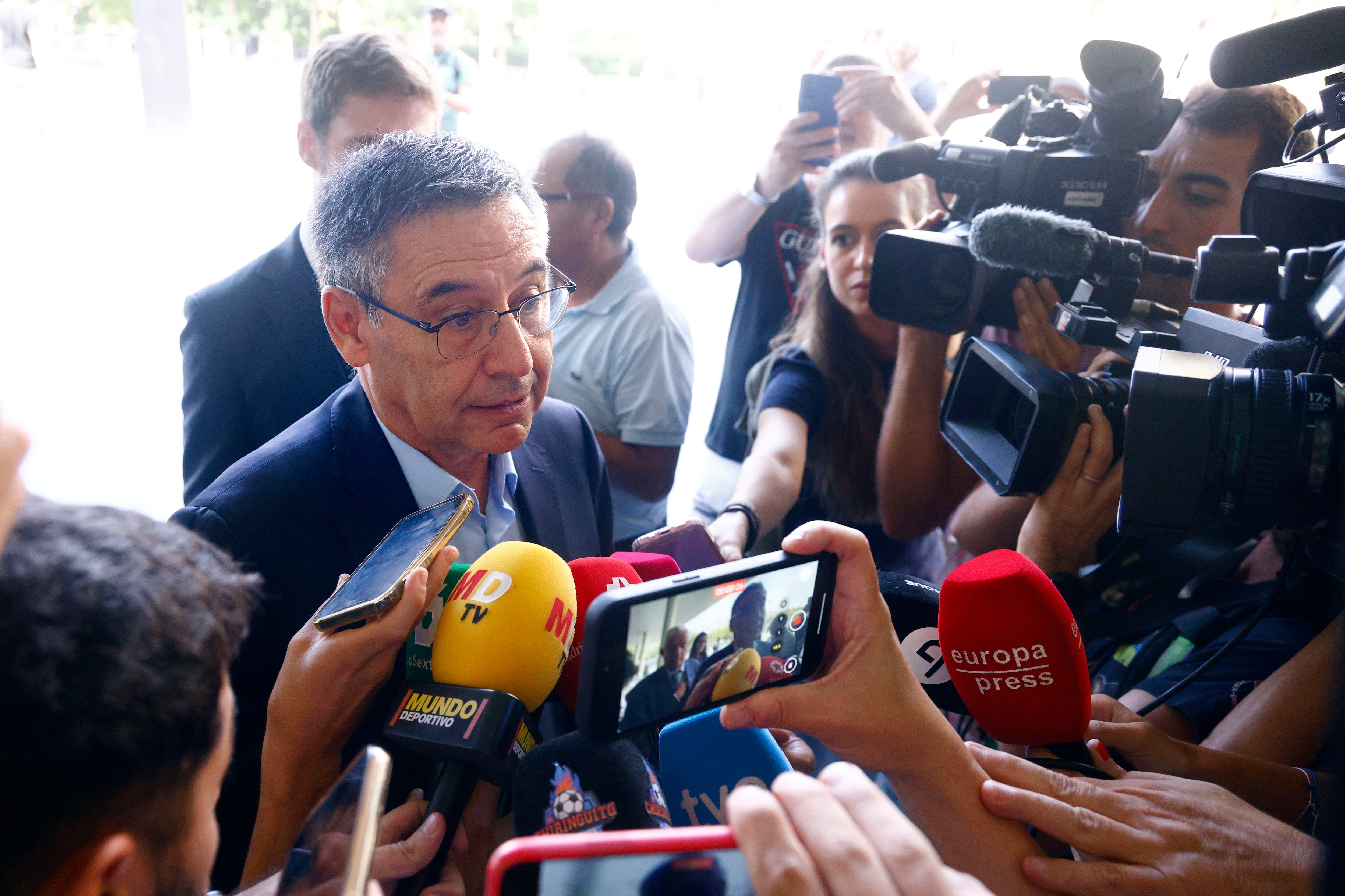 Bartomeu niega haber contratado perfiles falsos para criticar a sus rivales del Barça e insiste en que solo quería “monitorizar” las redes sociales