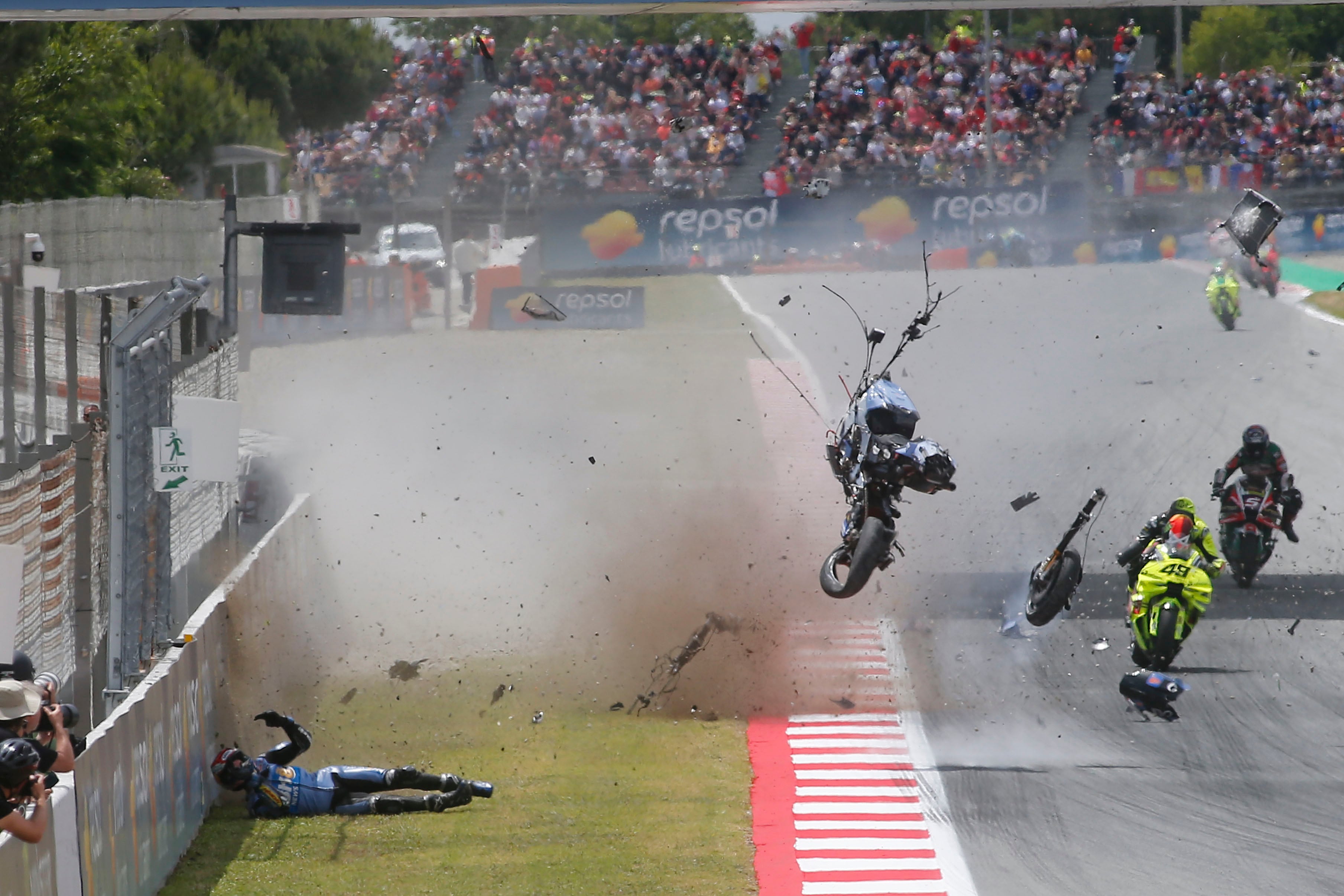 Los pilotos de MotoGP lamentan haber corrido con dos compañeros en el hospital: “No era necesario salir a pista una tercera vez”