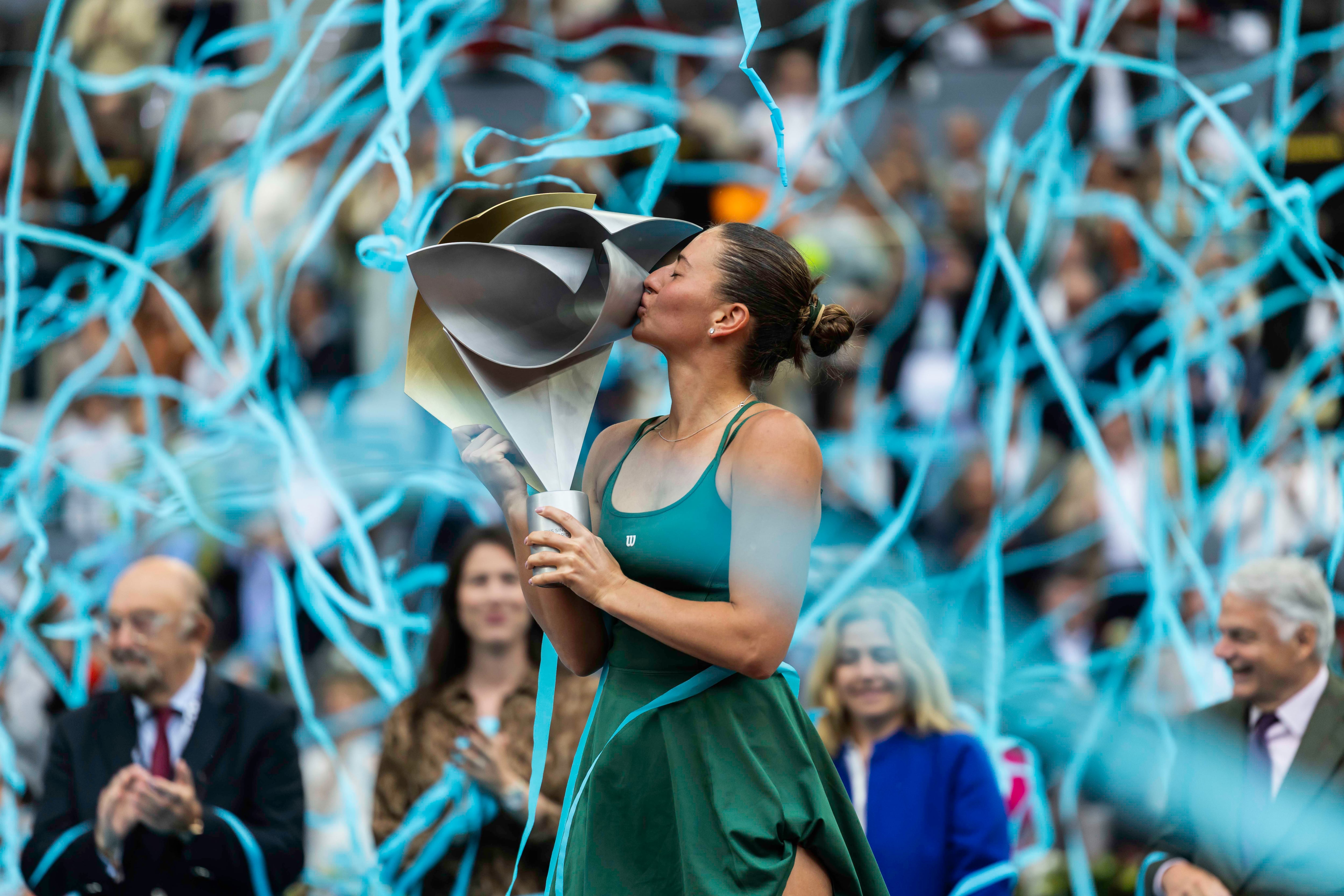 Y de repente, emerge Marta Kostyuk: la ucrania tumba a la rusa Andreeva y alza en Madrid su primer WTA 1000