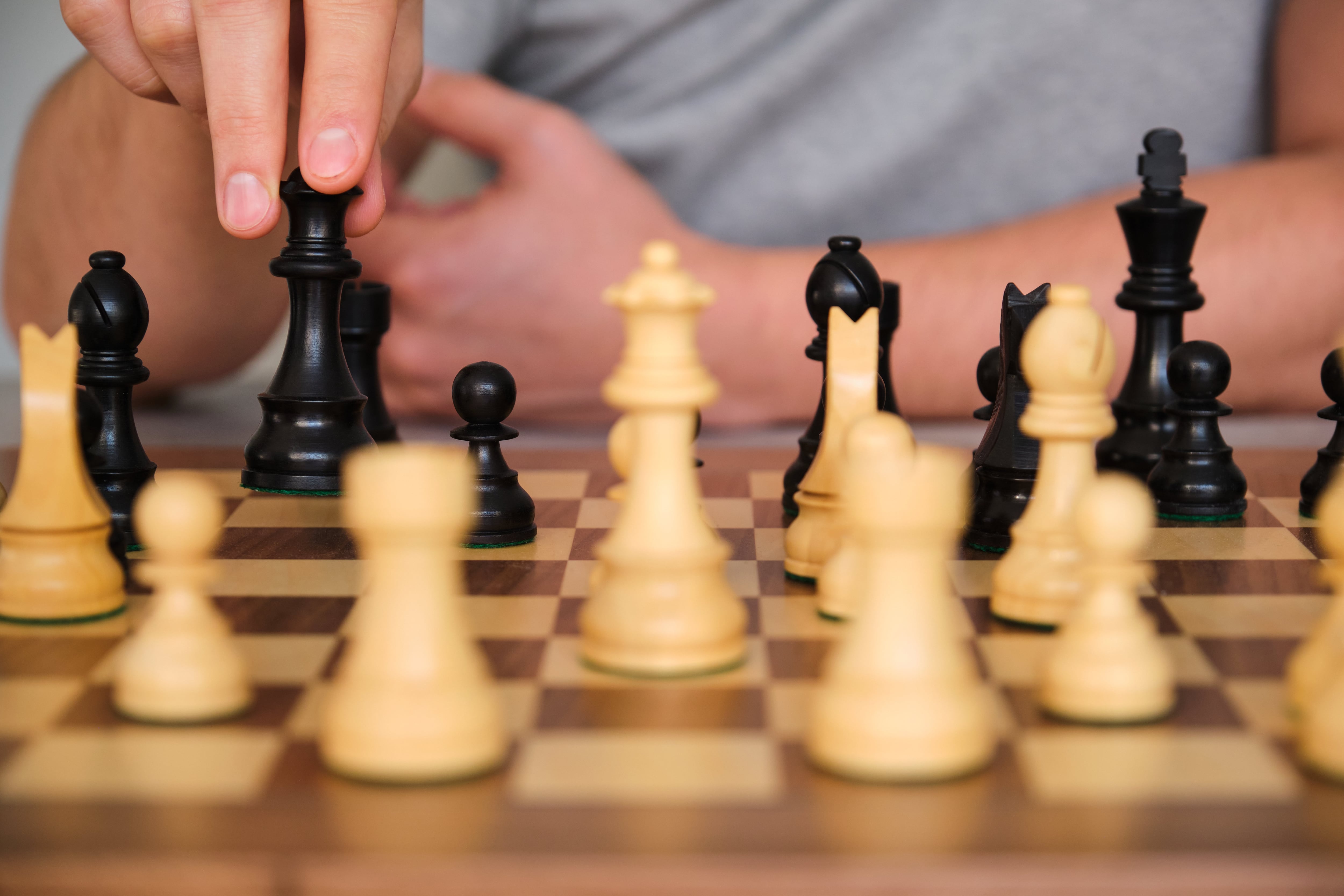 Un niño indio de tres años se convierte en el jugador de ajedrez más joven de la historia tras ser reconocido por la FIDE