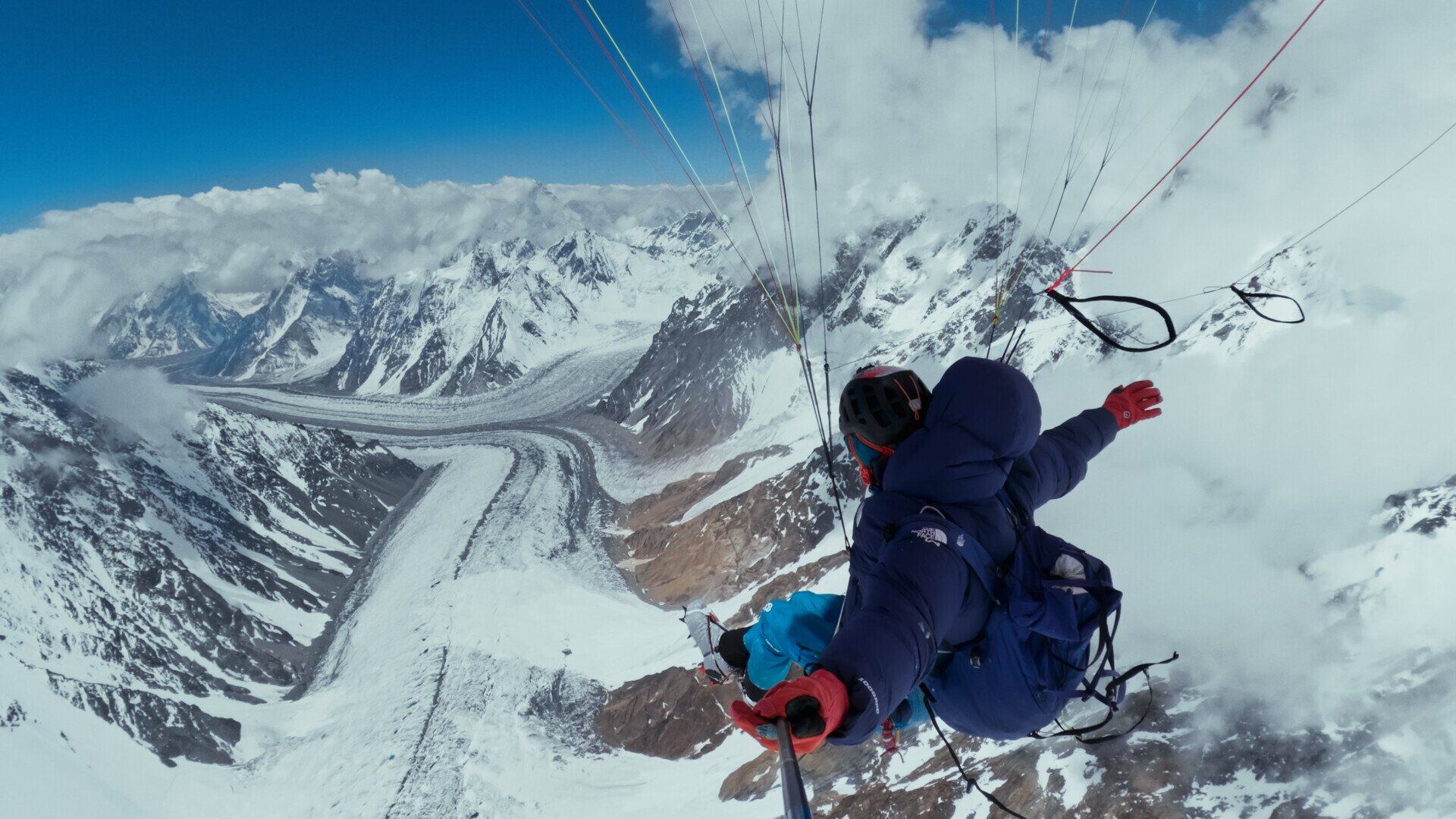 Benjamin Védrines, el escalador  revolucionario del siglo XXI, triunfa con un documental soberbio que recoge su récord de velocidad en el K2