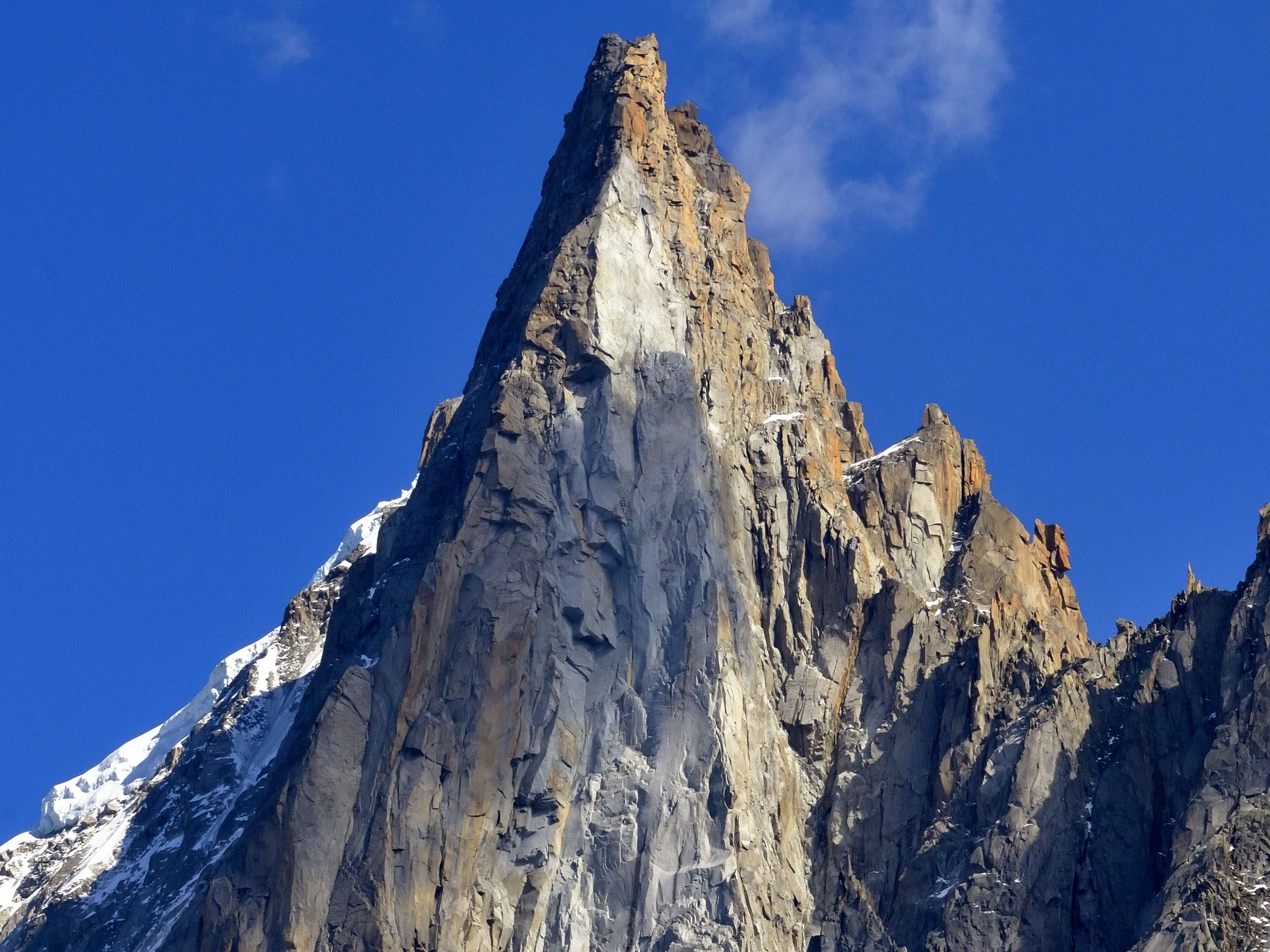 Una alpinista escala en solitario la ‘Directa Americana’ al Dru: mismo peligro, distinta percepción del riesgo