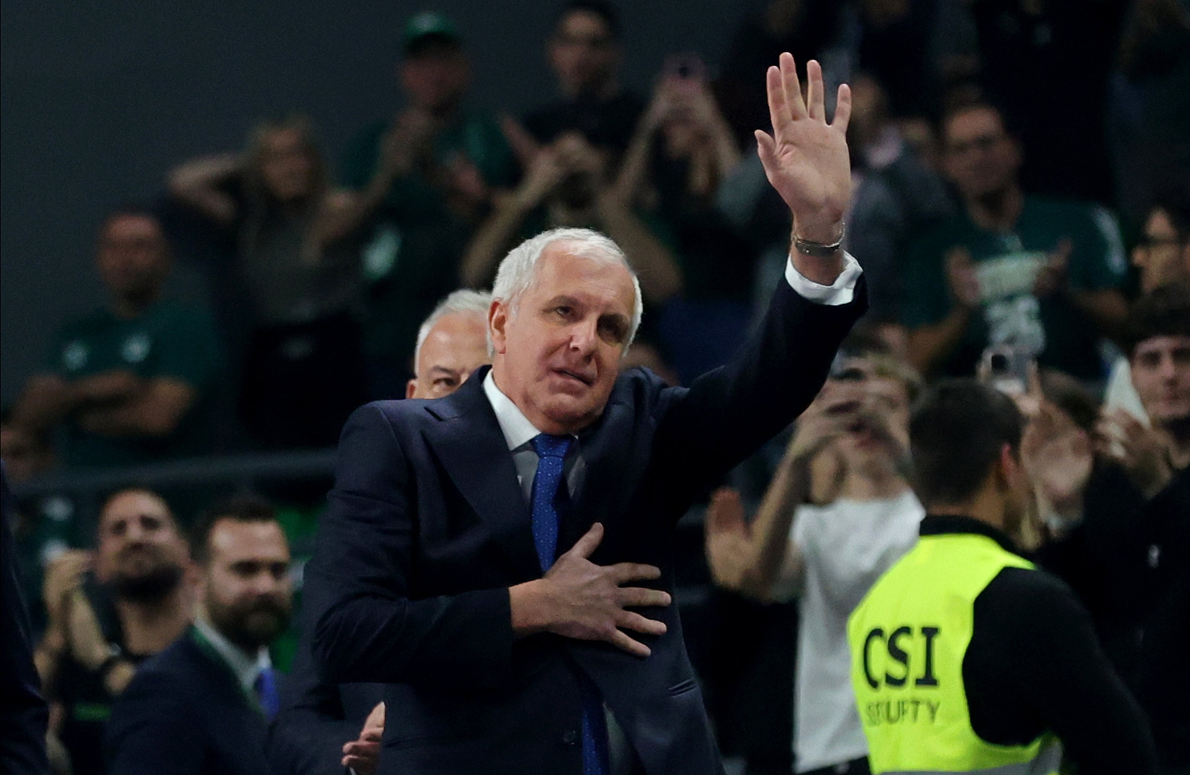 Zeljko Obradovic, nueve veces ganador de la Copa de Europa, dimite como entrenador del Partizán de Belgrado