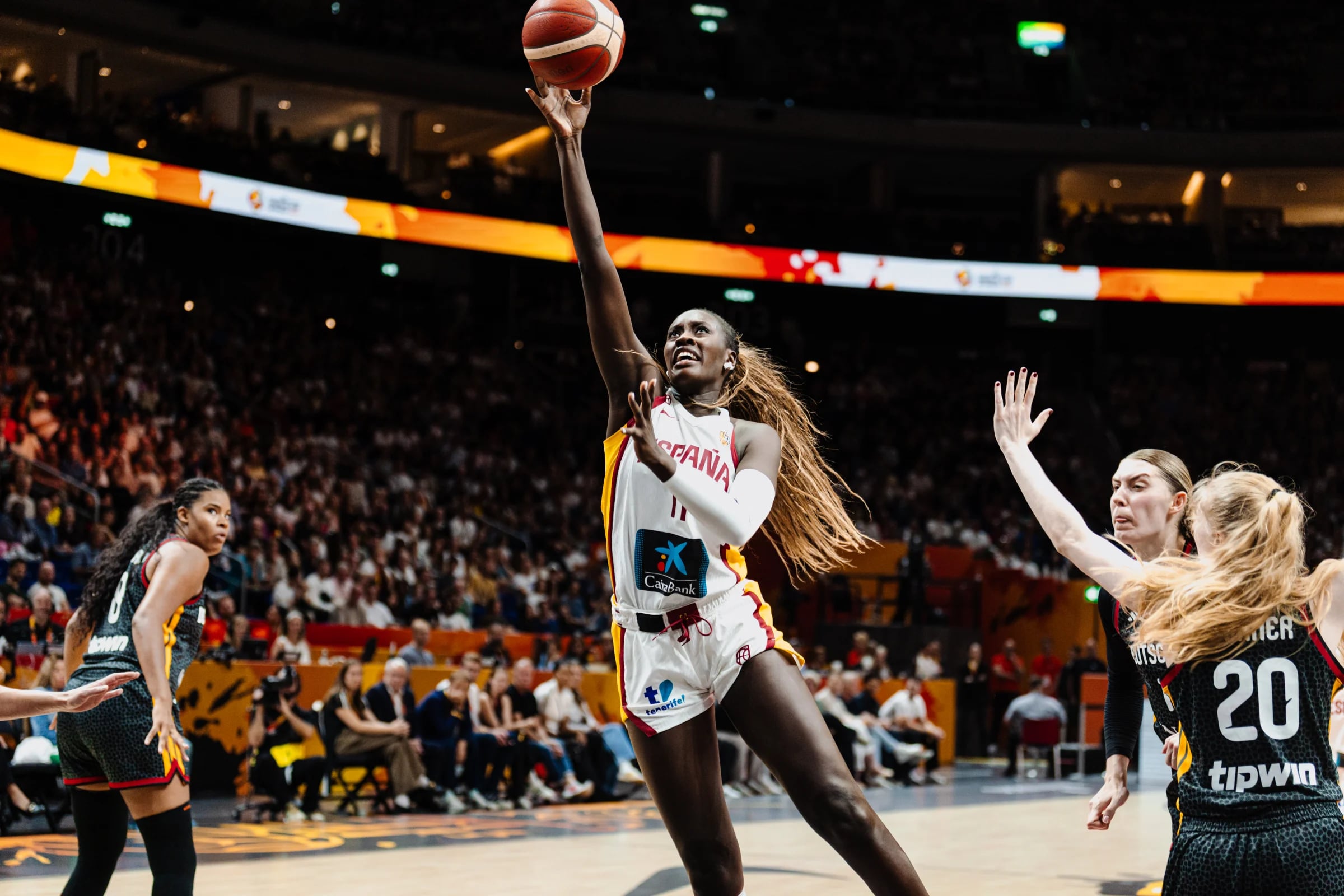 España da un golpe sobre la mesa: arrolla a la anfitriona Alemania en el debut en el Mundial femenino de baloncesto