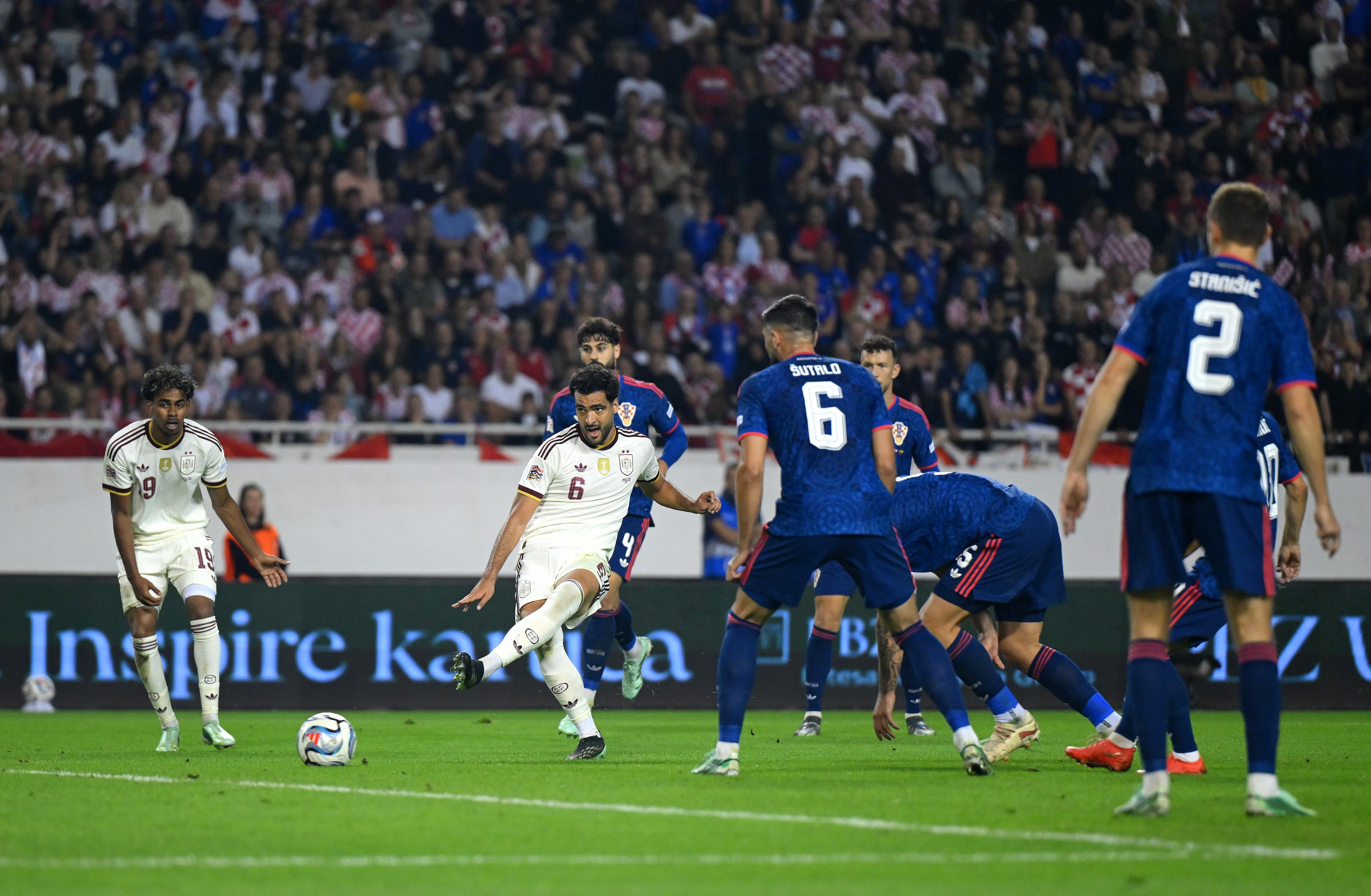 Mikel Merino siempre lo arregla todo y remonta con un doblete a Croacia