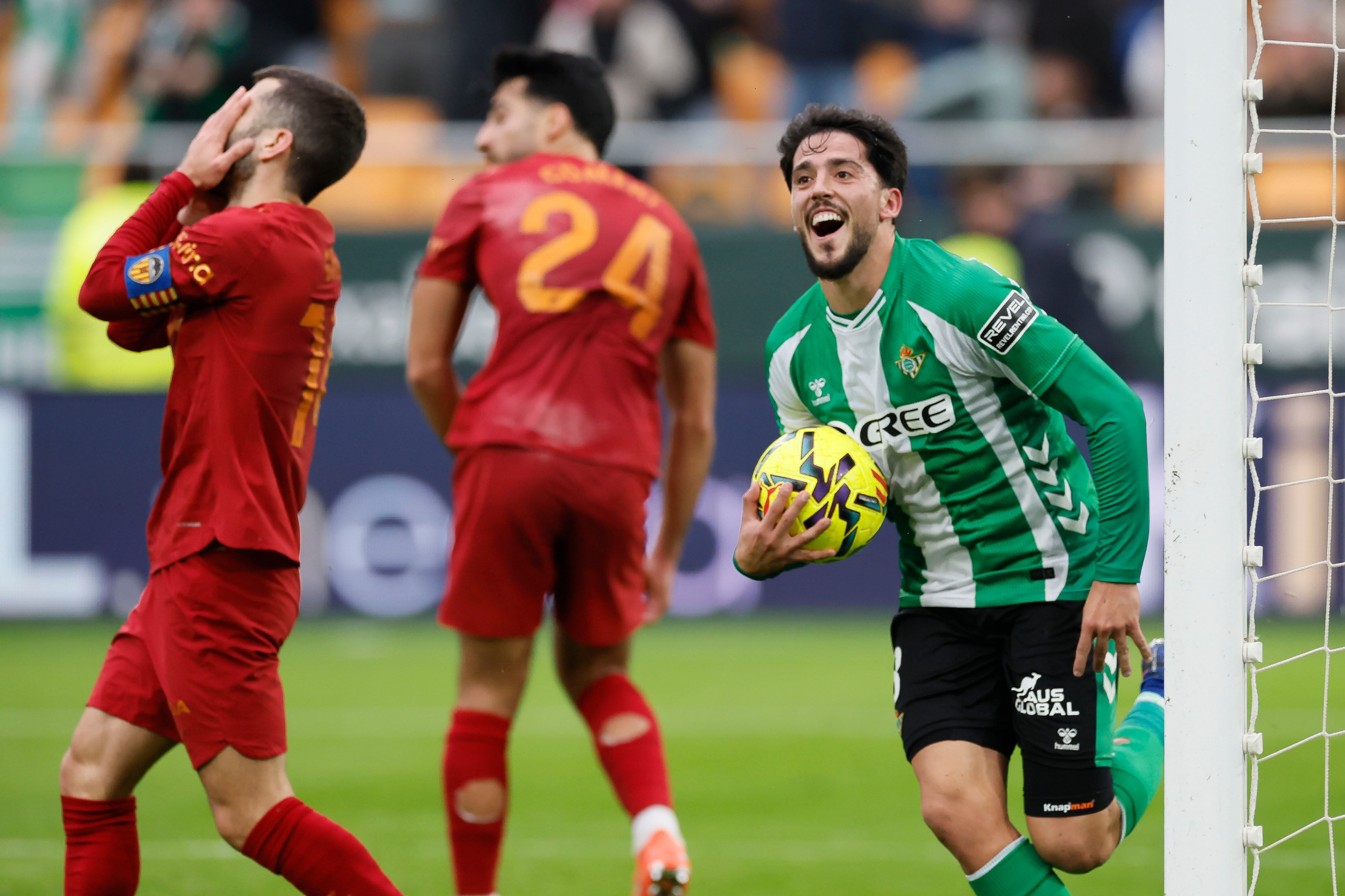 Fornals se viste de Isco: liderazgo, goles y talento al servicio del Betis