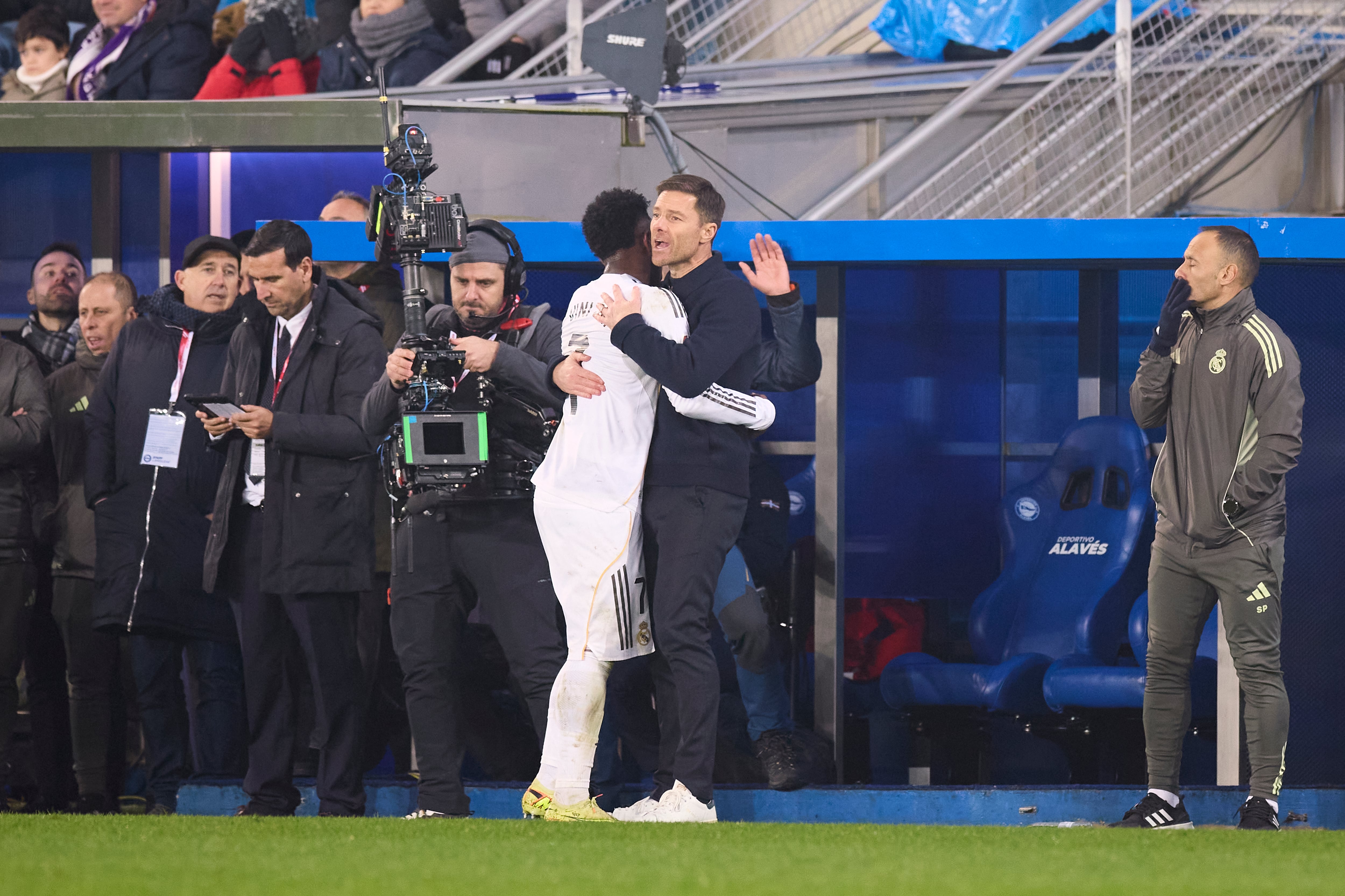 La semana de los abrazos a Xabi Alonso: “La unión es fundamental”