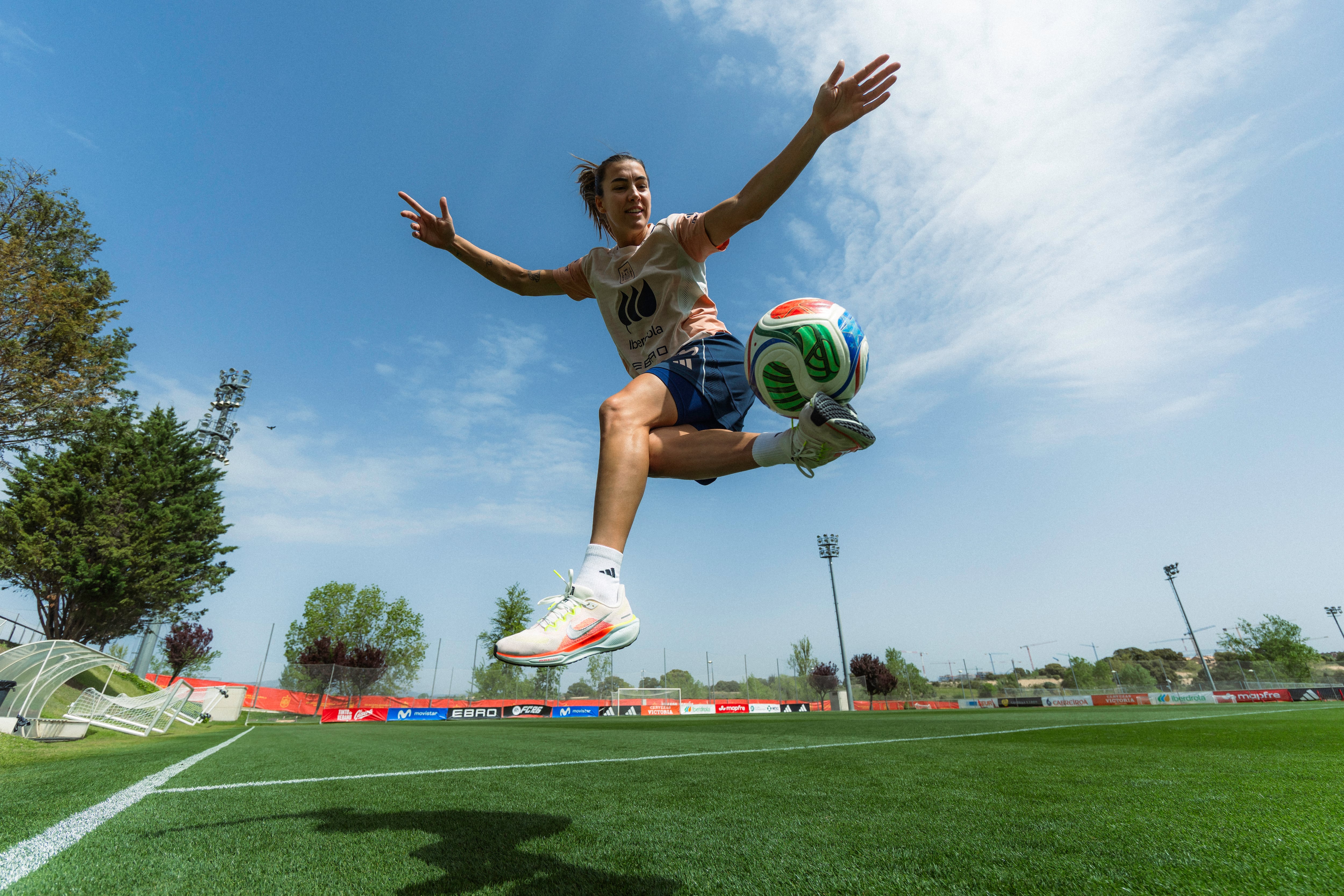 Patri Guijarro: “La mediocentro es el equilibrio, la que lo ve todo”