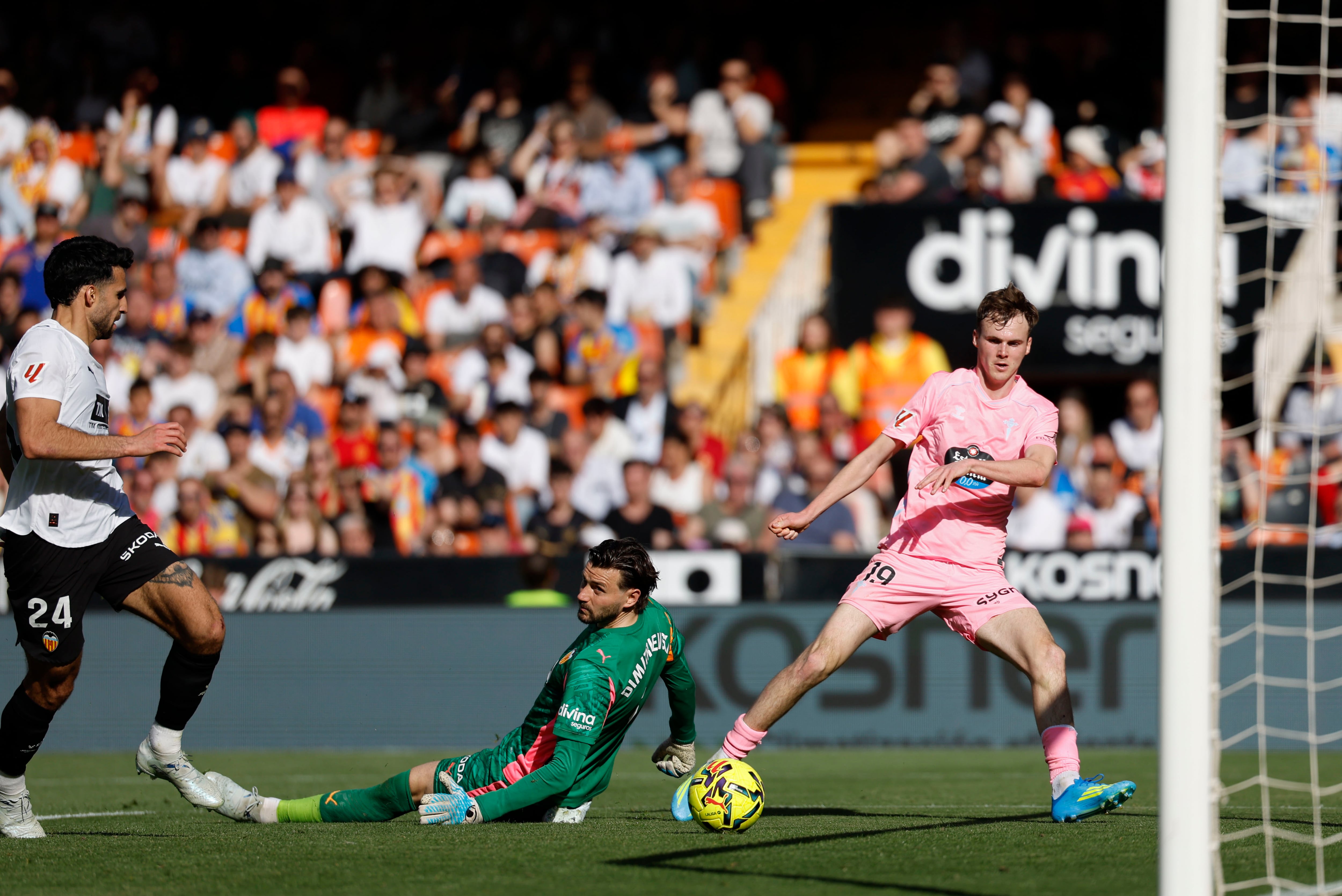 El Celta castiga el conformismo del Valencia