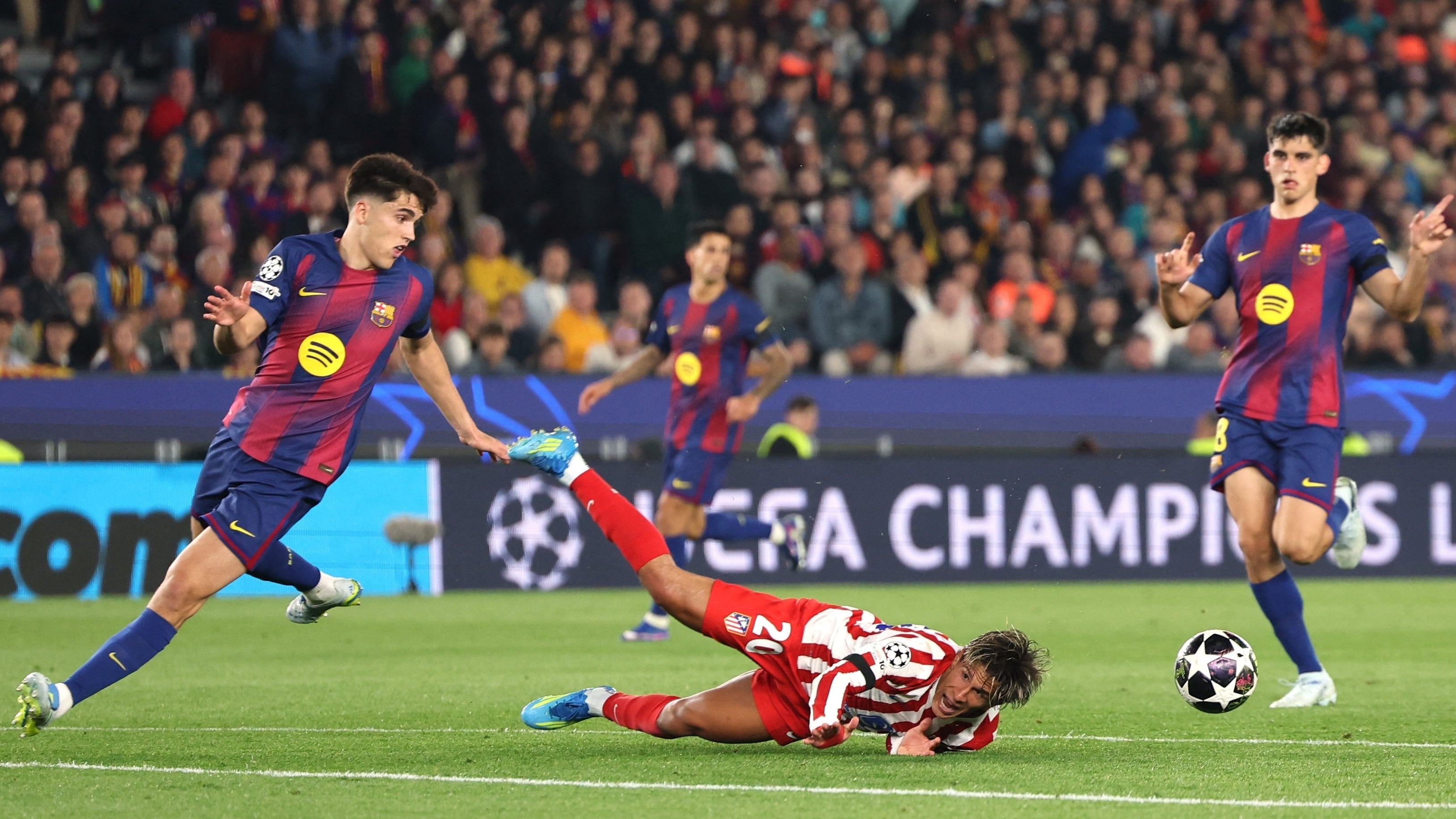 Hansi Flick, sobre el árbitro: “El VAR estaba muy concentrado con el Atlético. Era un tío alemán. Gracias”