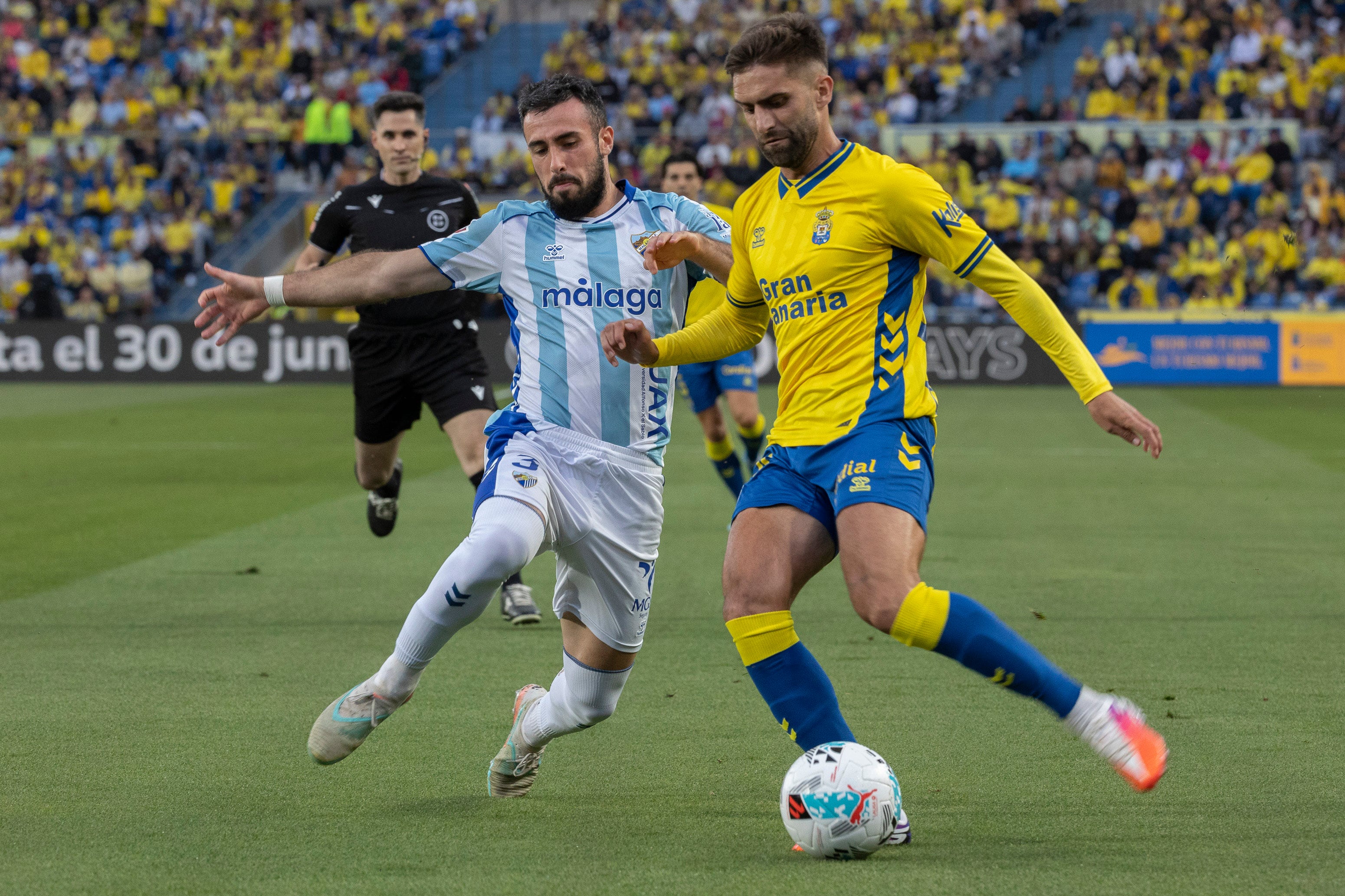 El Málaga asalta Gran Canaria y toma ventaja en la semifinal del ‘playoff’ de ascenso a Primera