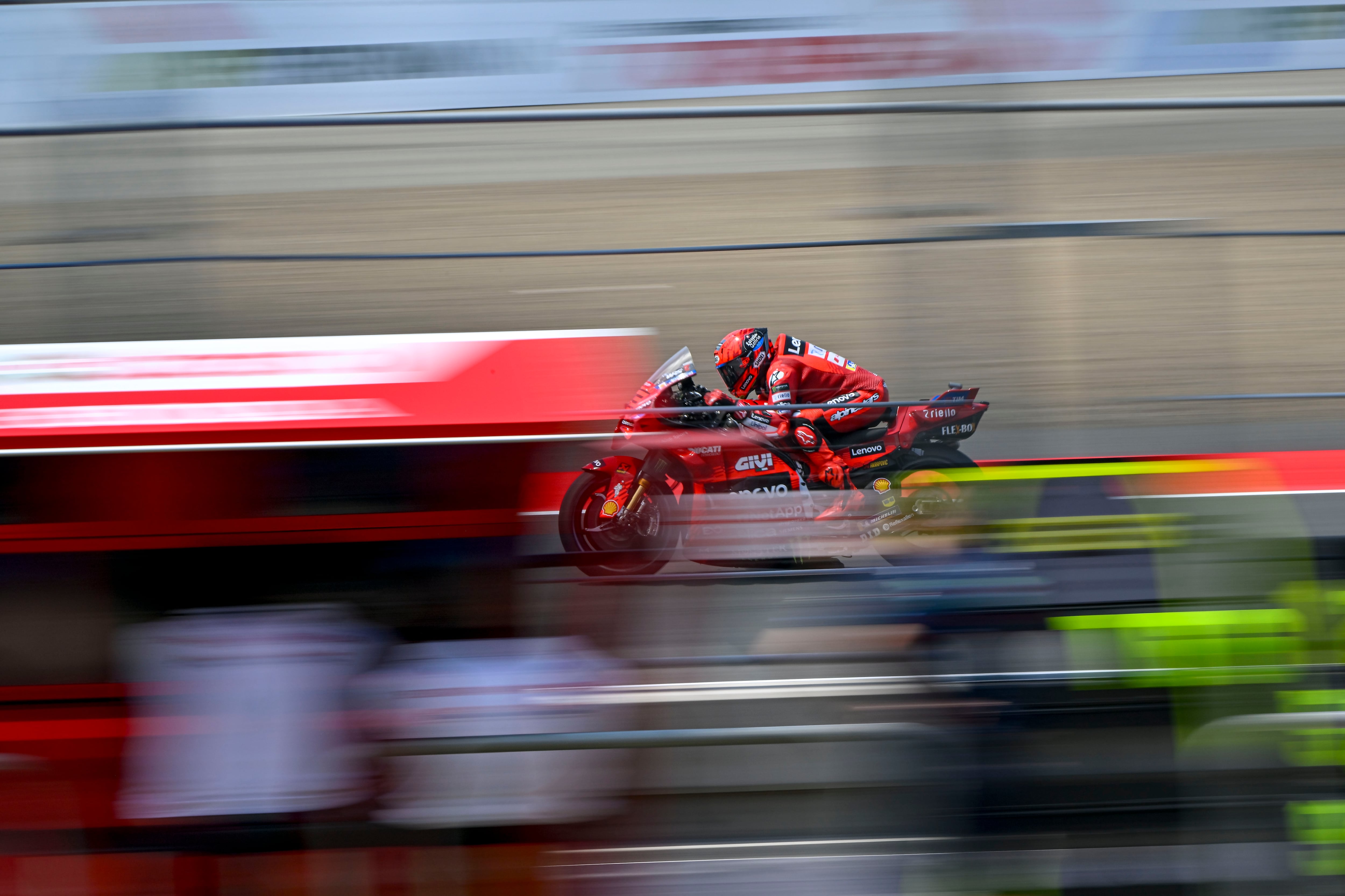Marc Márquez sufre una fractura en el hombro derecho y se perderá las próximas dos carreras