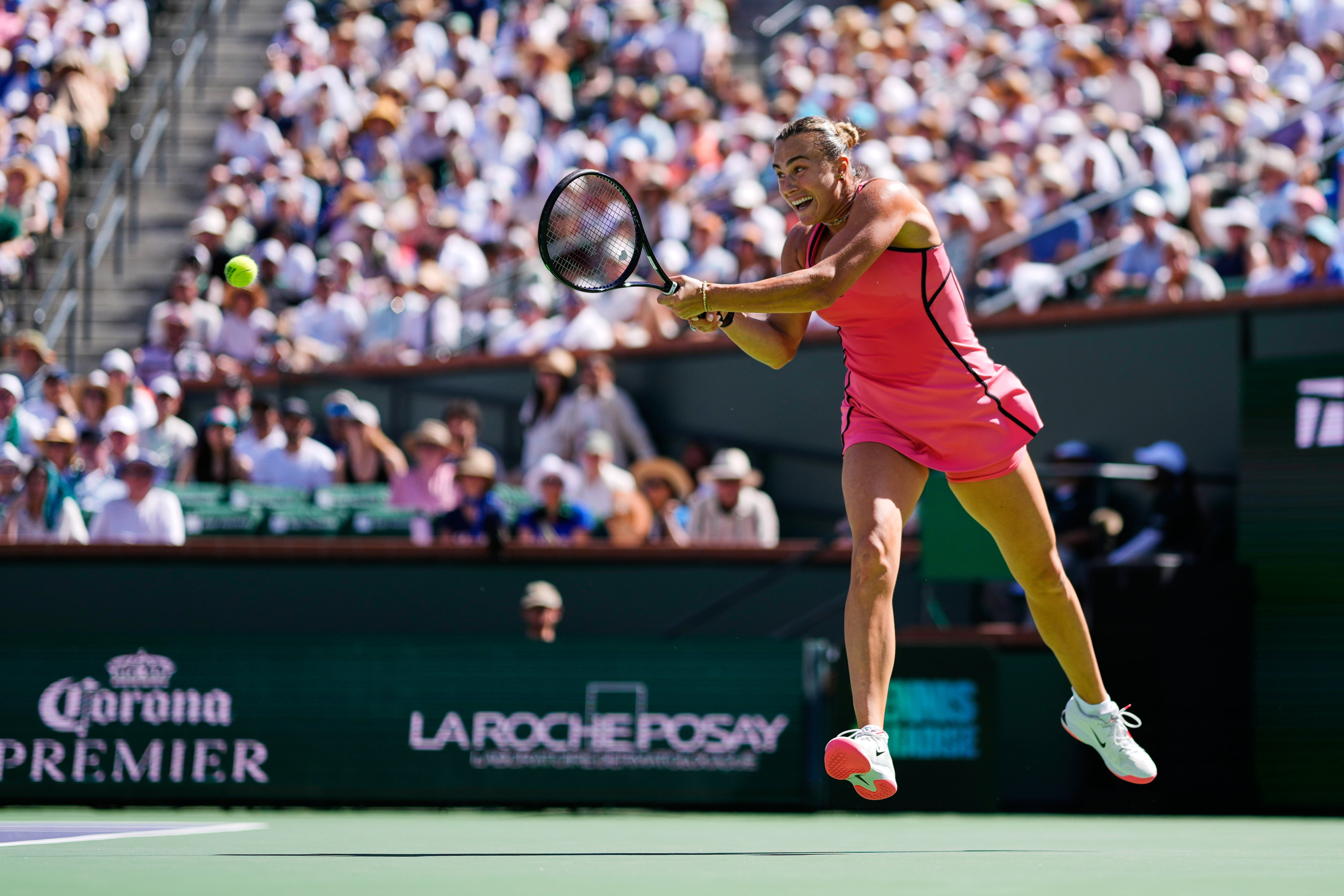 Sabalenka se redime por partida doble: por fin Indian Wells y ante su azote reciente, Rybakina