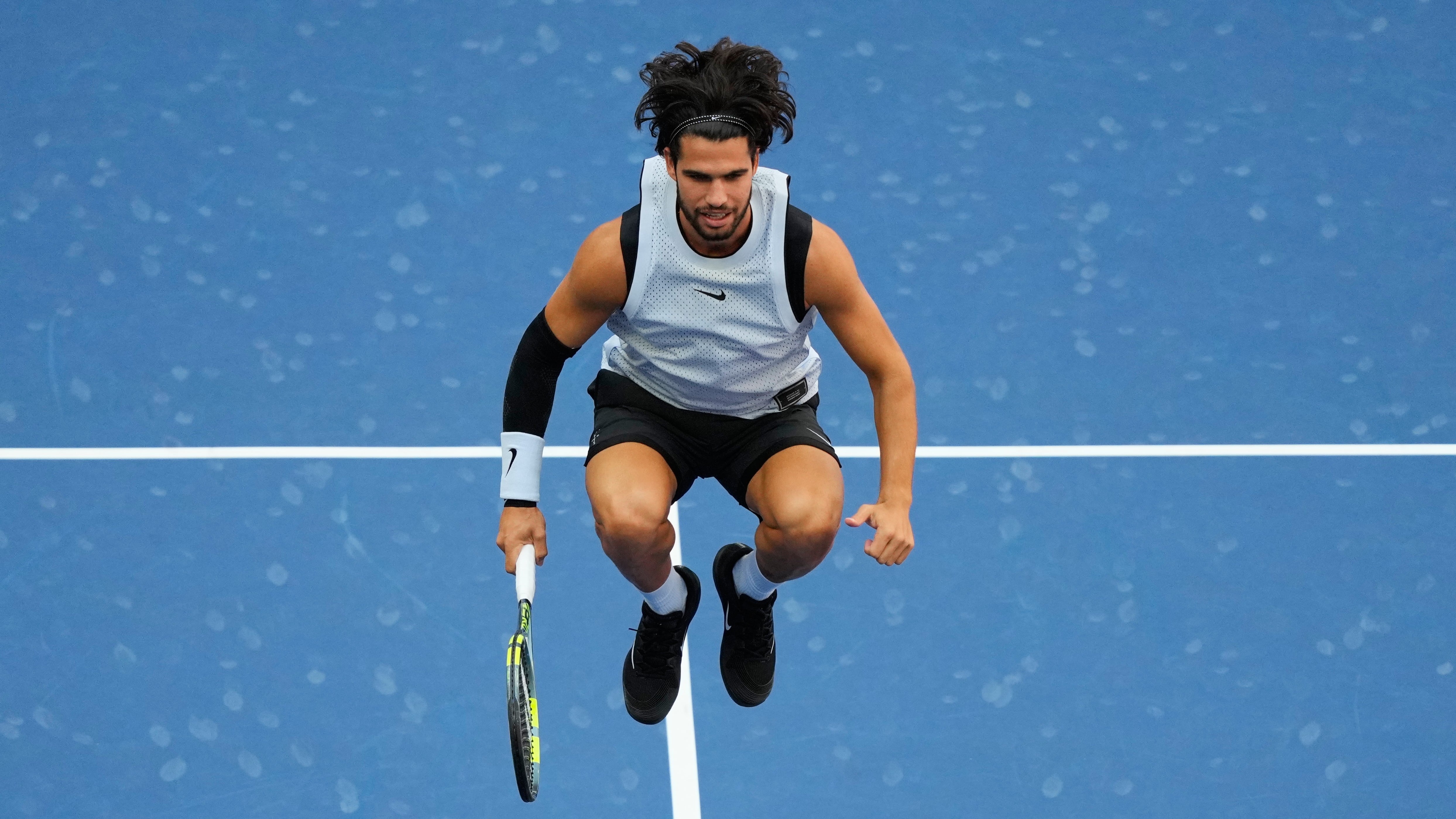Alcaraz se desmelena, atrás quedó el rodaje: diversión y rumbo a cuartos del US Open