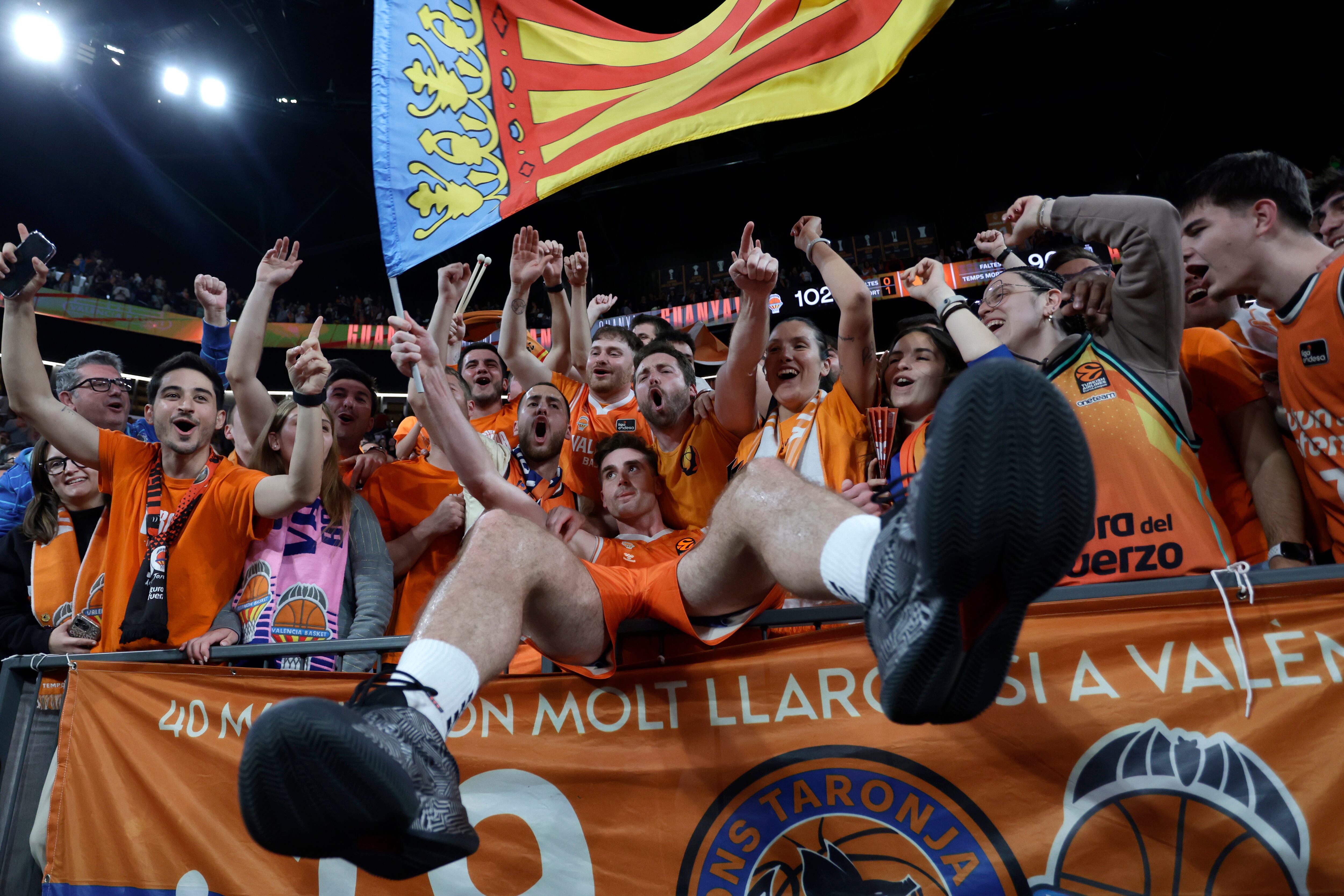 El Valencia Basket supera al Milán y alcanza los ‘playoffs’ de la Euroliga 