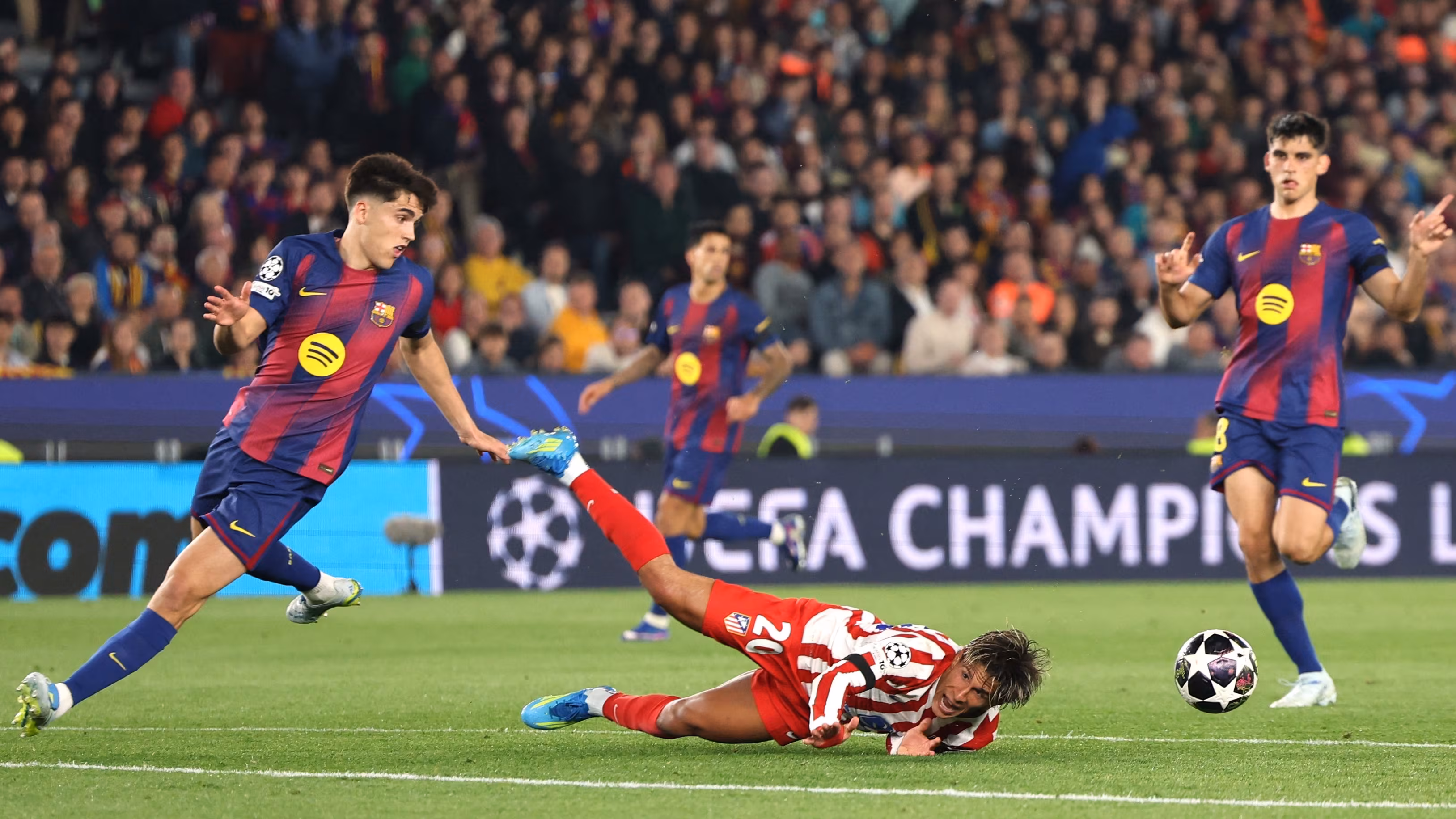 Hansi Flick, sobre el árbitro: “El VAR estaba muy concentrado con el Atlético. Era un tío alemán. Gracias”