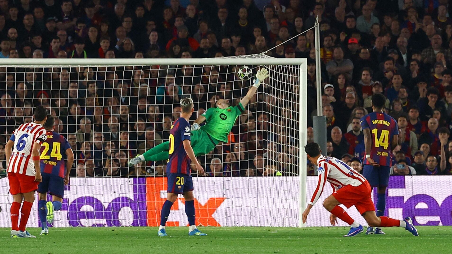 El Atlético no tiene piedad del Barça en la ida de los cuartos de final